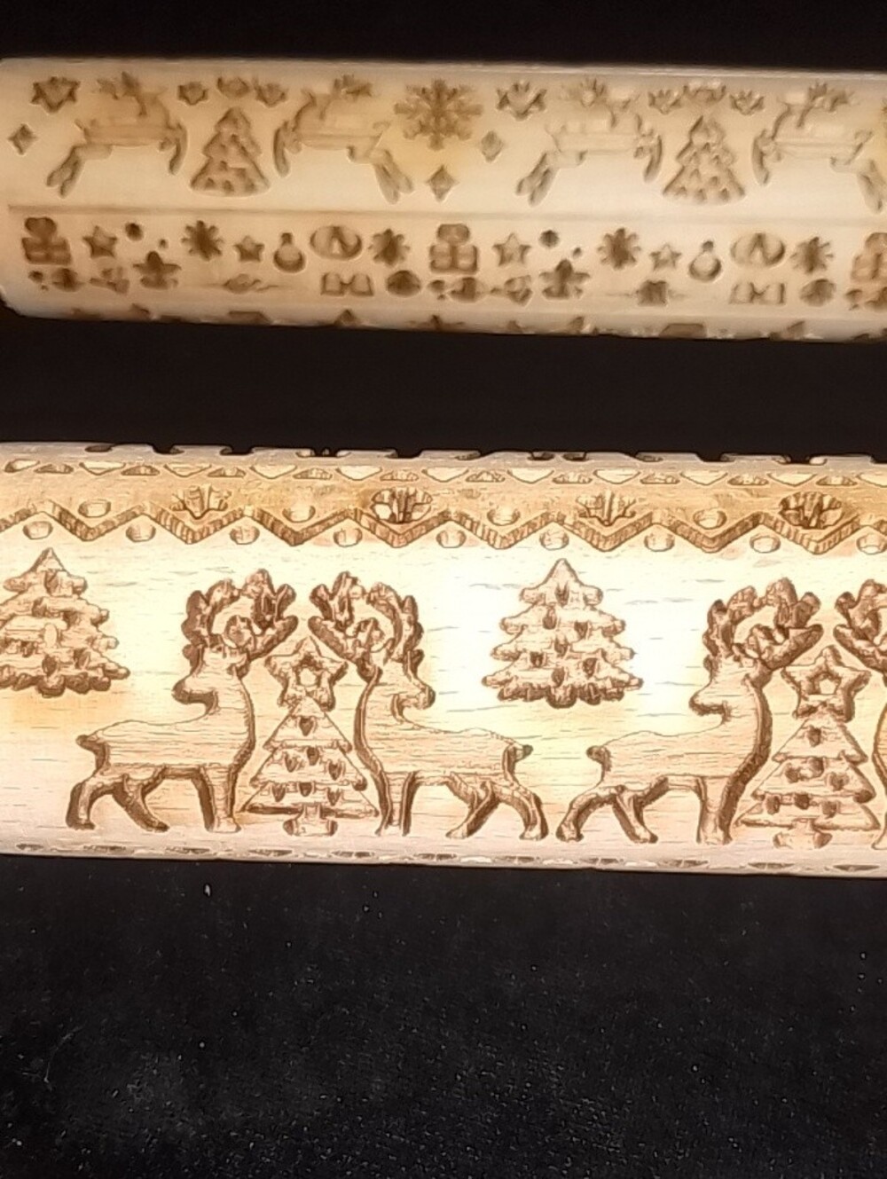 Christmas Embossed Wooden Rolling Pin with Reindeer & Tree Pattern Natural Wood
